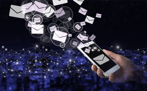 5 Reasons Why Bulk SMS beats Social Media for Local Marketing